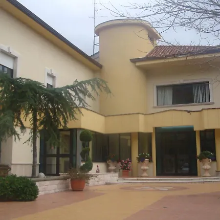 ホテル Al Querceto 3*